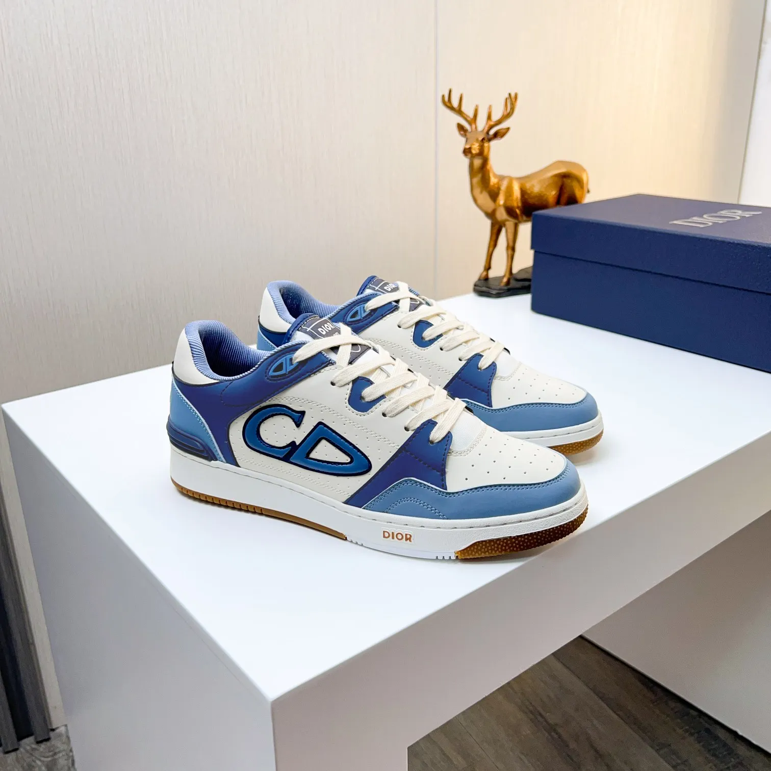 Men's Men's Shoes 💰420 [New Style] 🦩🦩Dior - Low-top sneakers 2025 spring men's collection new arrivals [Celebrate][Celebrate][Celebrate], reinterpret the basketball shoe design and become a classic Dior item [strong][strong][strong], carefully crafted in black and cream white smooth cowhide, paired with beige suede, showing leather on the side The CD logo, tongue, sole and back side are decorated with various distinctive details to enhance the style[666][666], while eyelet details, topstitching and rubber panels highlight the dynamic charm of its athletic style[strong][strong][strong]. It has a two-color rubber sole, which can be matched with various clothing to create a refined look. Size: 38 to 44 (45 can be customized